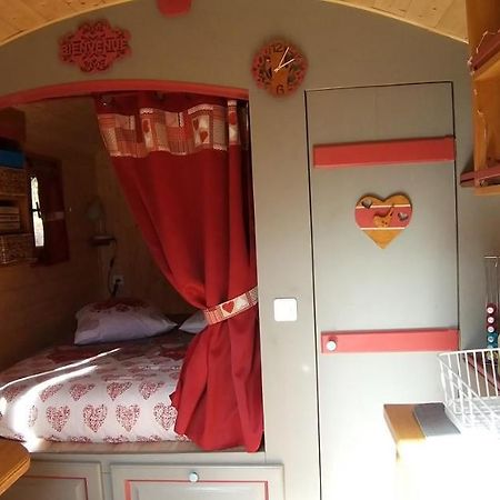 Roulotte Romantique Chauffee En Cevennes Monteils  Buitenkant foto
