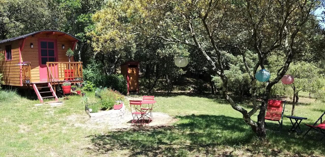 Roulotte Romantique Chauffee En Cevennes Monteils  Buitenkant foto