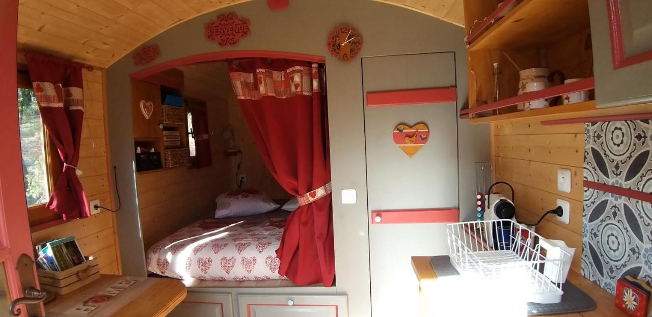 Roulotte Romantique Chauffee En Cevennes Monteils  Buitenkant foto