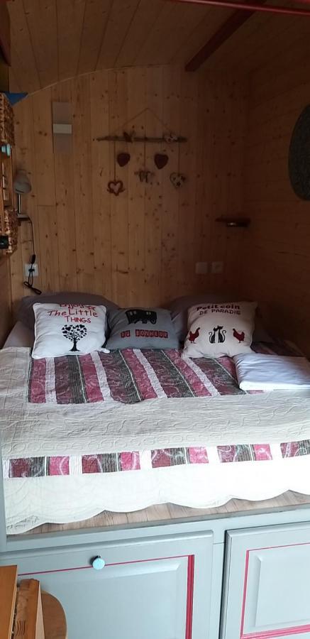 Roulotte Romantique Chauffee En Cevennes Monteils  Buitenkant foto